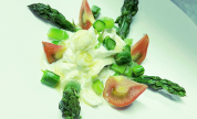 Stracciatella et asperges vertes